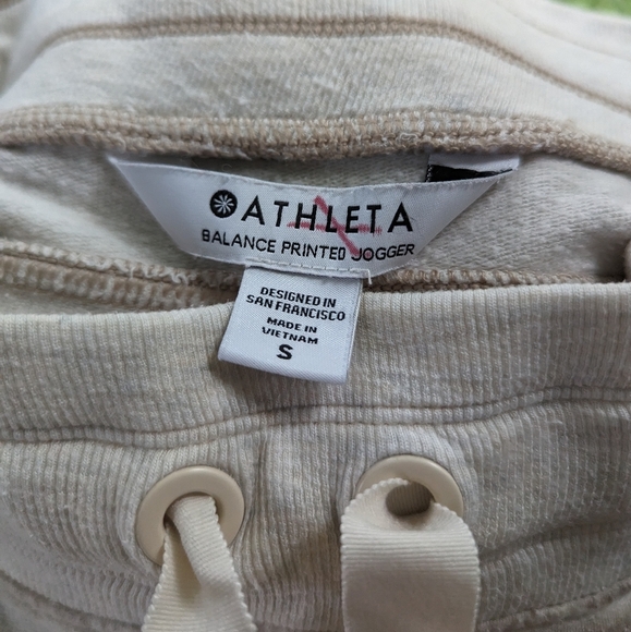 Athleta Balance Printed Jogger in Neutral Camo Colors - Picture 8 of 11